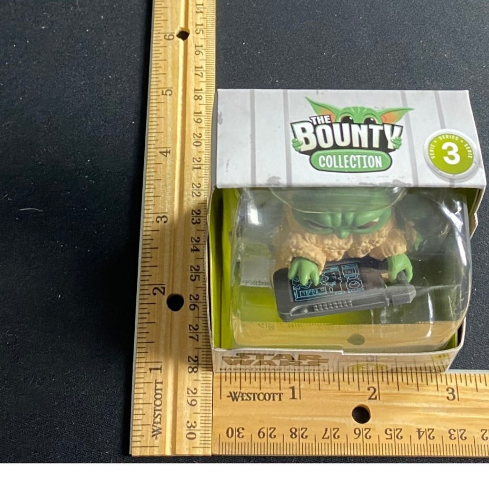 The Bounty Collection‎ Grogu Baby Yoda The Mandalorian Figure Series 3